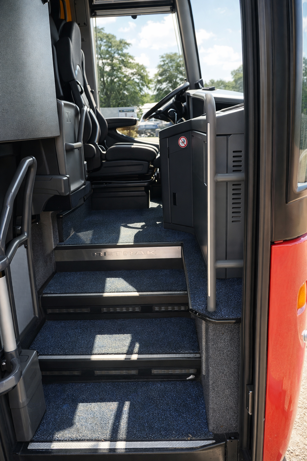 Setra 416 — вхід