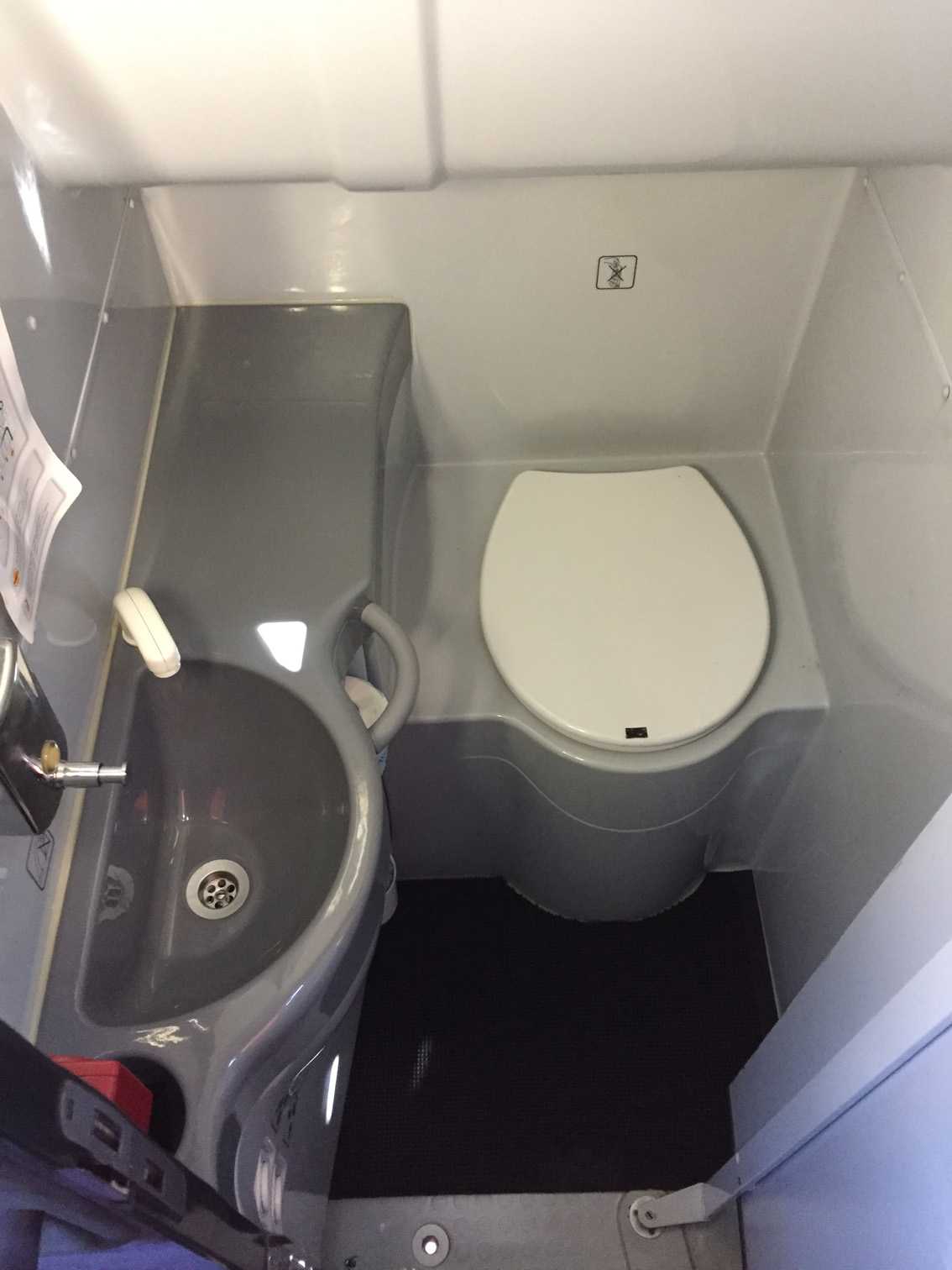 Автобус Setra 416 — простір для багажу